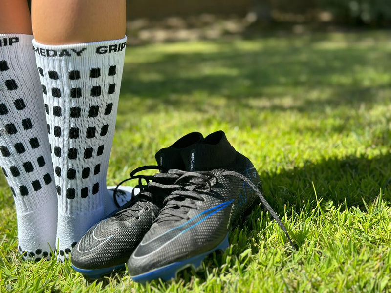 WHITE FOOTBALL GRIP SOCKS MIDCALF LENGTH