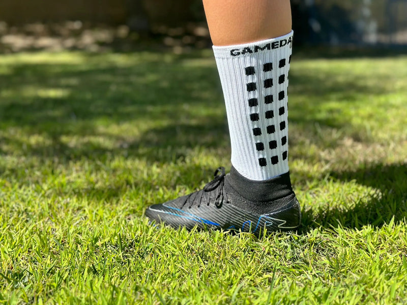 WHITE FOOTBALL GRIP SOCKS MIDCALF LENGTH