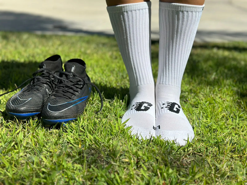 WHITE FOOTBALL GRIP SOCKS MIDCALF LENGTH